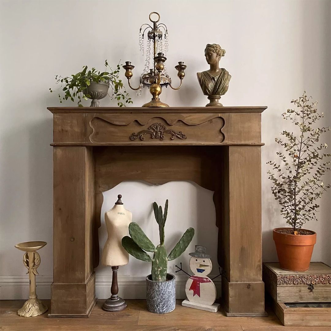 Masdio Sophisticated Fireplace Mantel Console Table